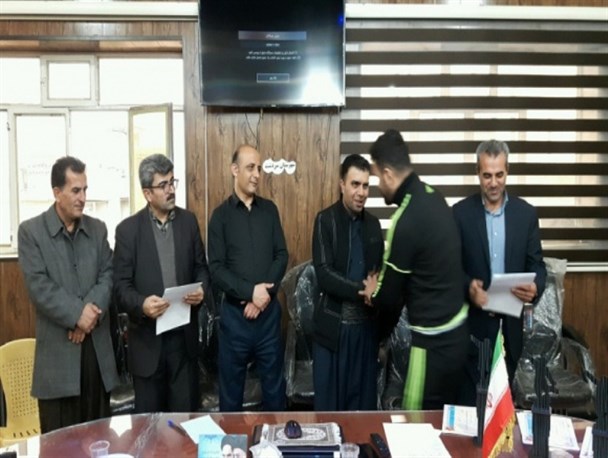مدال آوران و قهرمانان ورزشی سردشت تجلیل شدند