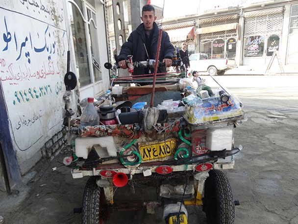کسب روزی حلال با گاری تلفنی
