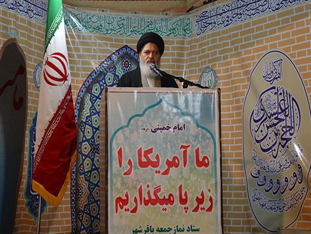 روش و منش رهبری در موضع گیری های سیاسی برای ما حجت است/ بعضی از سخنرانان و تریبون داران زحمات را نادیده می گیرند