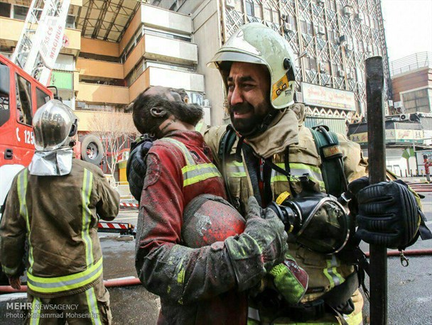 امدادگران آتش‌نشانی قهرمانان ملی ایران شدند