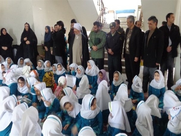 بر پایی سفره سلامت در مدارس نیر