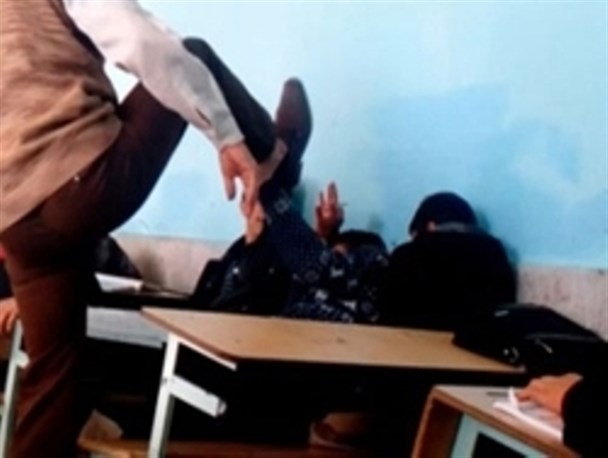 ضرب و شتم دانش آموز دختر نیری توسط یک معلم
