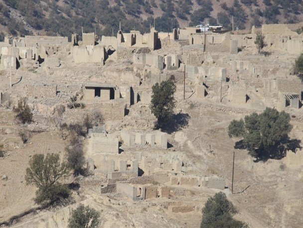 روستایی در ممسنی که پس از ۸ سال همچنان درگیر تبعات زلزله است