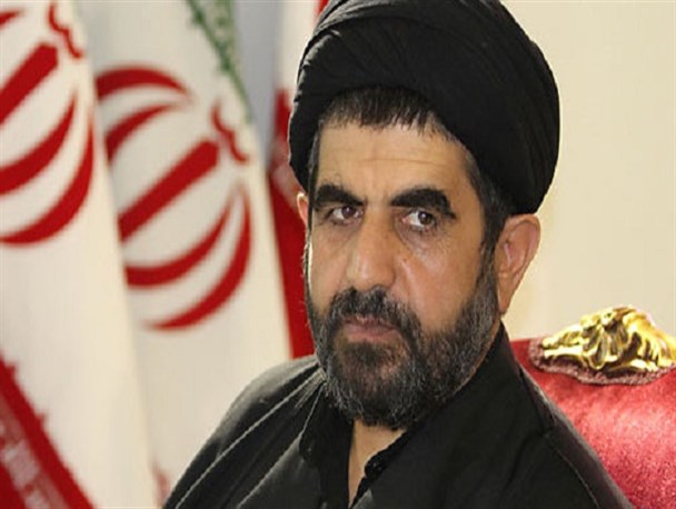 رهبر انقلاب دغدغه معیشت مردم را دارند/ مسئولین دست های پشت پرده واردات کالا را قطع نمی کنند!