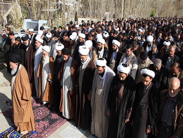 اقامه دومین نماز باران در سومین حرم اهل بیت