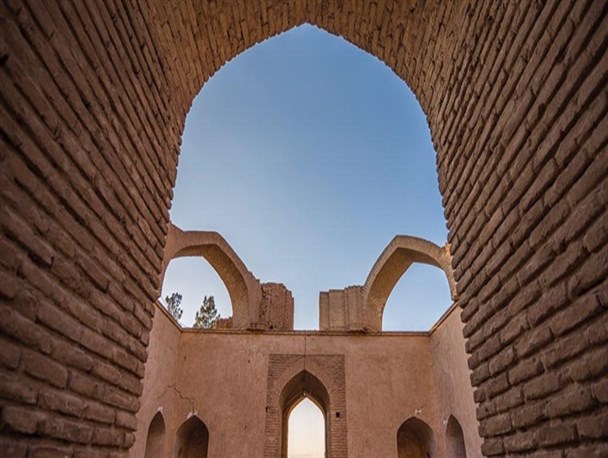 استان سمنان، قطب عرفان کشور است/ شیخ علاءالدوله با یک واسطه استاد حافظ بوده است