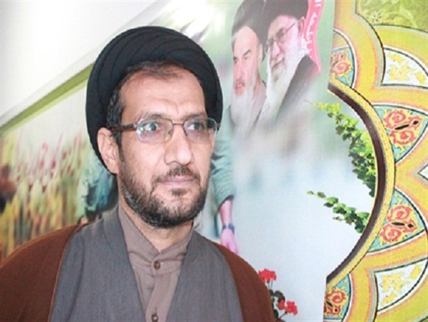 مردم کاندیدی را که در مسیر دشمنان قدم بر می دارد باید بشناسند