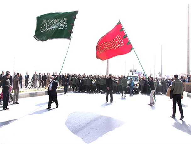 مسافری از دیار حضرت زینب(س) آمده است/ تشییع پیکر پاک شهید حمیدرضا انصاری در اراک