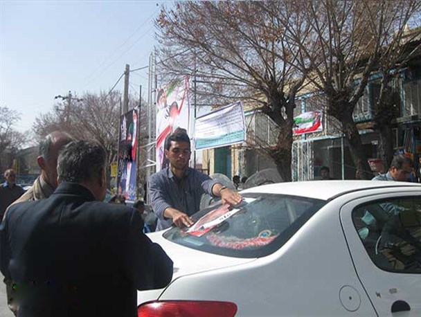 تنور داغ تبلیغات انتخاباتی در ابرکوه / از نصب بنر در سطح شهر تا تبلیغات انتخاباتی در مجلس عروسی+عکس