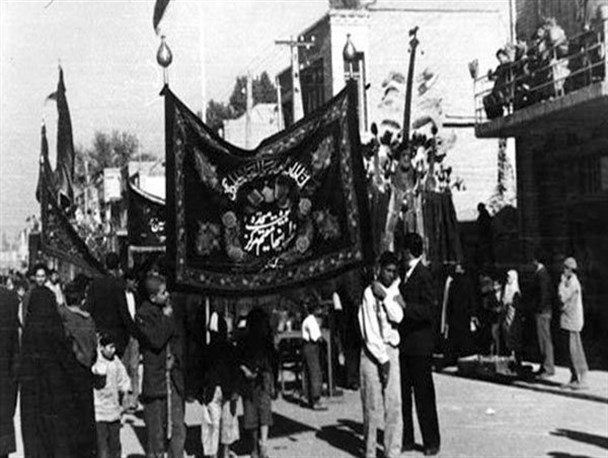 تلاش مأموران ساواک برای دستگیری محلوجی به خاطر سردادن اشعار انقلابی