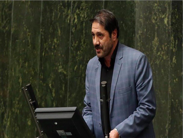 خطر بیوتروریسم ما را ایجاب می‌کند در تولید محصولات استراتژیک به خودکفایی برسیم/ چرا کارخانه‌ی پگاه تبریز هنوز نمی‌تواند تولیدات خود را صادر کند؟