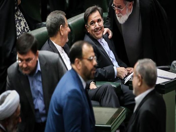 آرمان که نباشد، پول آب را سر بالا می برد/ آقای نماینده، خانم وکیل؛ یادم تو را فراموش!