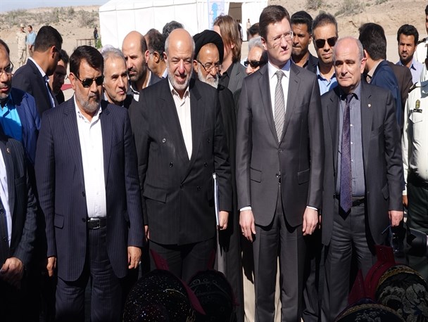 گلنگ احداث نیروگاه 1400 مگاواتی سیریک به زمین زده شد+ تصاویر