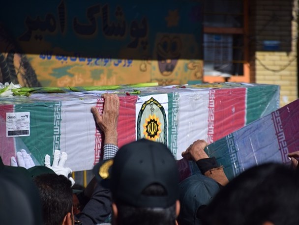برگزاری مراسم تشییع شهید والامقام فرامرز سلیمانی و دو شهید گمنام در شهر آباده طشک