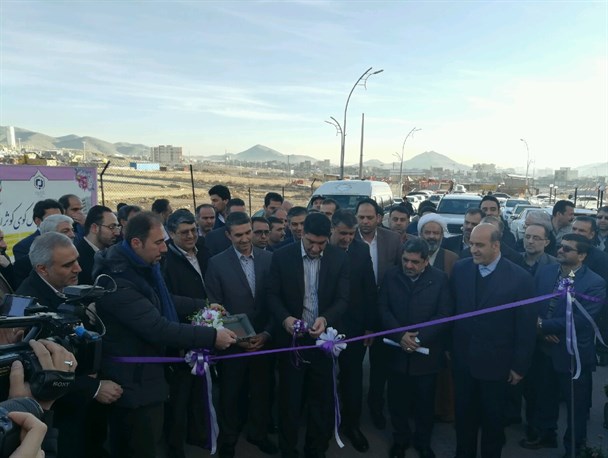 وزیر راه و شهرسازی وارد اراک شد