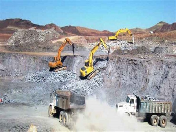 لزوم اشتغال زایی پایدار و جلوگیری از خام فروشی در بخش معدن