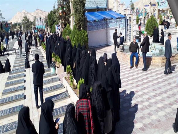 لبیک کرمانی‌ها به فرمانده دلها در راه پایبندی به انقلاب