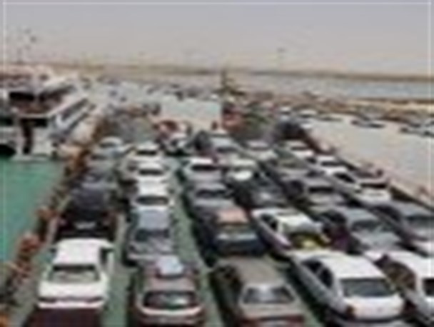 بیش از ۹۰ فروند شناور، مسافران نوروزی به جزایر هرمزگان را جابجا می کنند