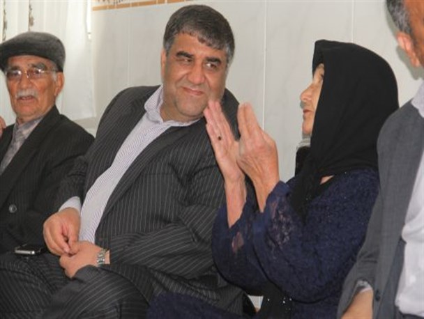 دیدار نوروزی نماینده مردم با خانواده های معظم شهدای  سرپلذهاب و قصرشیرین +تصویر