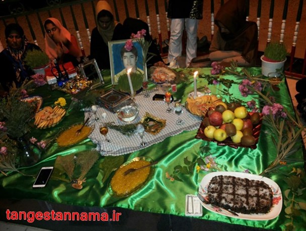 تحویل سال 94 در مزار شهدای گمنام شهر اهرم+تصاویر