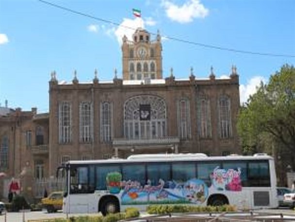اتوبوسهای تبریزگردی با المان های جدید نوروزی فعالیت خود را آغاز کردند