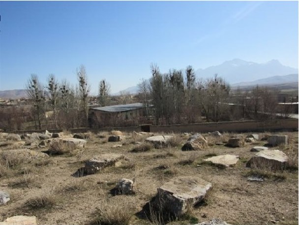 از قبرستان تاریخی تا اولین بیمارستان فریدن در روستای نماگرد/ تصاویر