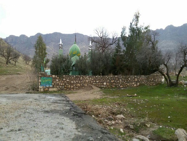 تسطیح راه روستایی گاوچالی به سمت منطقه گردشگری امام عباس پاطاق