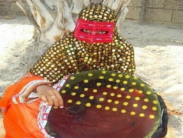 نقش حنا و جلبیل خوسی جلوه ای از هنر بانوی مینابی