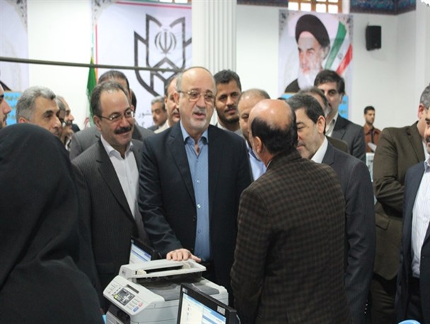 کسانی که شرایط ، استعداد و توانایی اداره یک روستا یا شهر دارند در انتخابات شرکت کنند