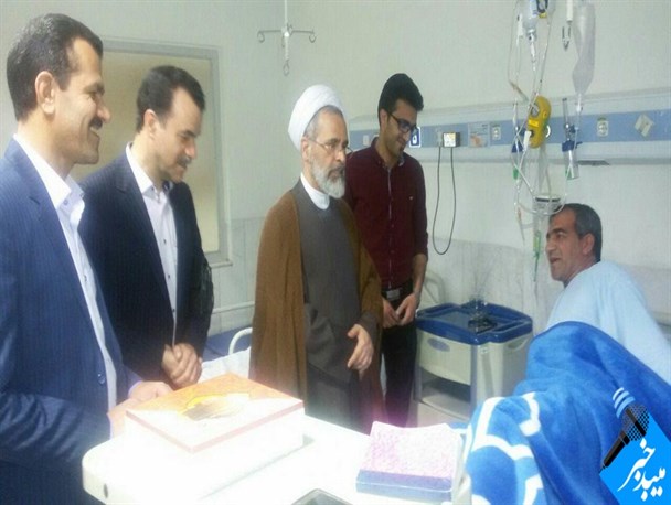 آیت‌الله اعرافی از بیماران بستری در بیمارستان امام جعفر‌صادق(ع) میبد عیادت کرد +تصاویر