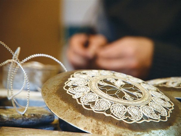 هنر دست زنجانی مورد توجه گردشگران داخلی و خارجی/ زنجان خاستگاه اولیه هنر ملیله کاری است