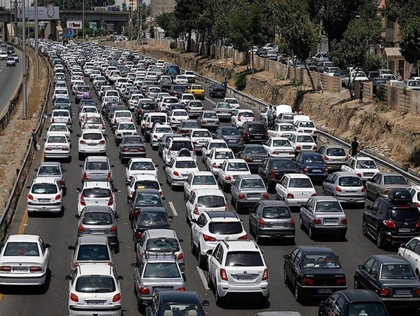 افزایش 12 درصدی سفر در محور چالوس نسبت به نوروز 96/ ترافیک در لاین شمالی آزادراه کرج - قزوین و تهران - کرج نیمه سنگین است