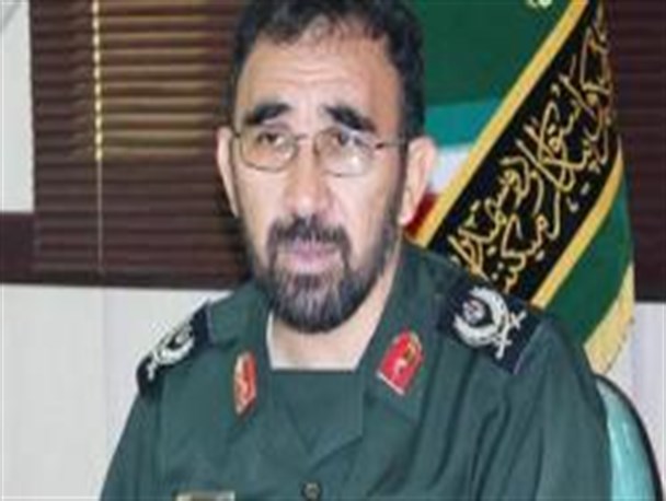 نگاه مکتبی، اسلامی و مردمی بودن سپاه دو مشخصه ای است که برخاسته ی از انقلاب است