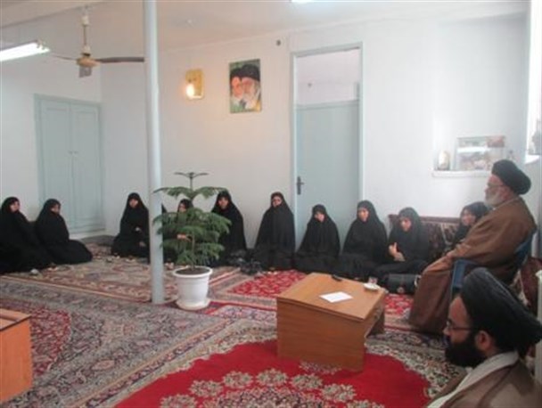 دیدار اعضای کمیسیون امور بانوان شهرستان قاین با امام جمعه