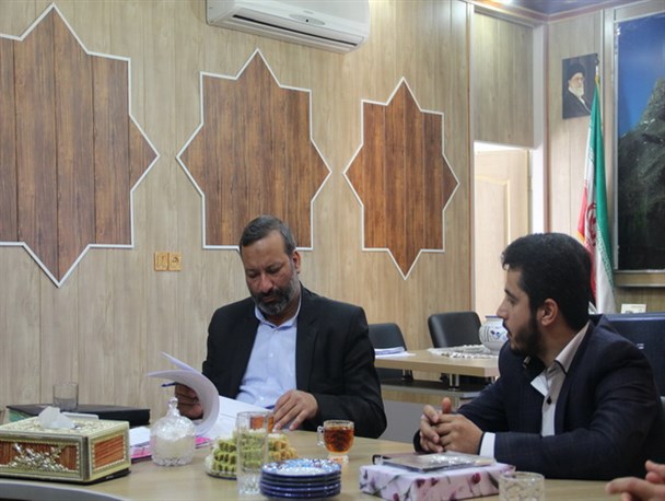 باید فرهنگ کتابخوانی و استفاده از کتاب های مفید را برای مردم نهادینه کرد
