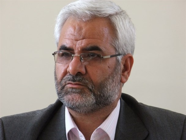 کارگران پیشتازان عرصه سازندگی کشور هستند