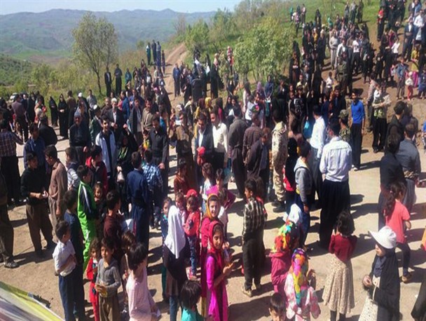 همایش پیاده روی خانوادگی در شهرستان جوانرود برگزار شد