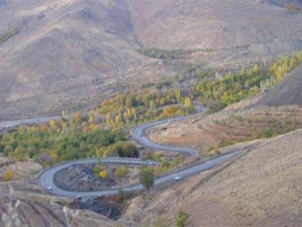 محور شهرستانه ـ گنجنامه همچنان مسدود است/بازگشایی اواخر هفته جاری
