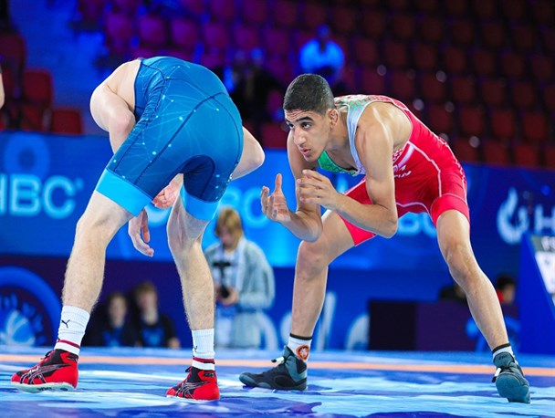 کشتی قهرمانی آسیا| شاگردان درست‌کار در آستانه صید ۳ مدال طلا/ رویارویی عموزاد با مهمانِ حسن یزدانی!