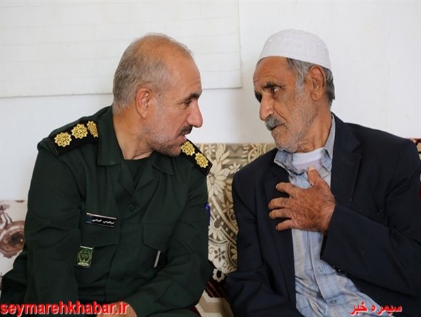 دیدار جانشین سپاه امیرالمومنین(ع) استان ایلام با خانواده شهدای روستایی دره شهر/تصاویر
