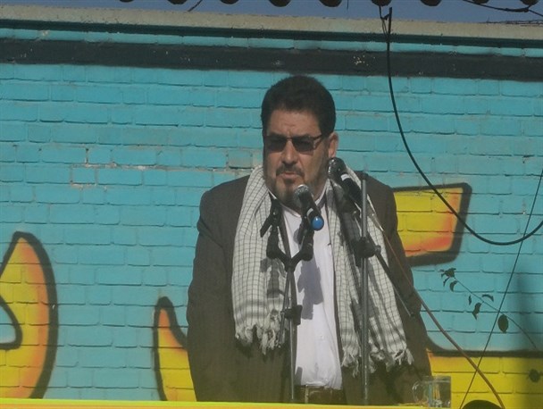 کسانی که چهره آمریکا را بزک می کنند ضعف در تحلیل دارند