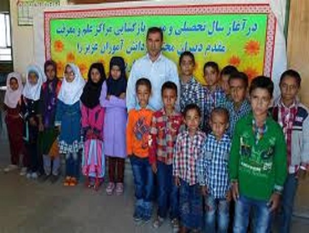 معلم روستای رومه نهبندان کاری کرد کارستان!/ کسانی که به فکر اختلاس هستند یاد بگیرند