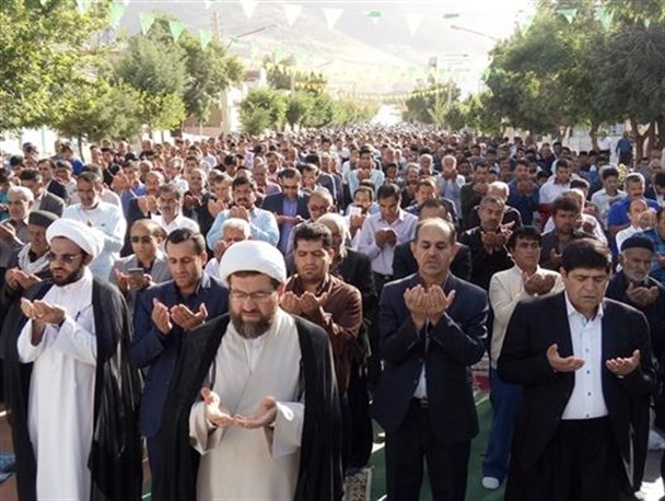 برگزاری نماز عید فطر در سه نقطه شهر اردل با رعایت فاصله‌گذاری بهداشتی