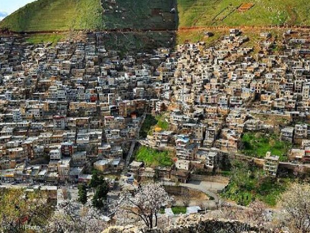 عکس/ معماری زیبای پلکانی روستایی در پاوه