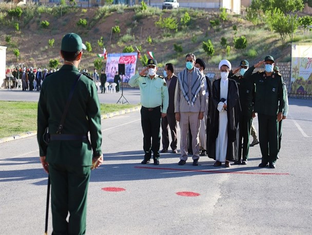 صبحگاه مشترک نیرو های مسلح استان چهارمحال‌وبختیاری در شهرکرد برگزار شد