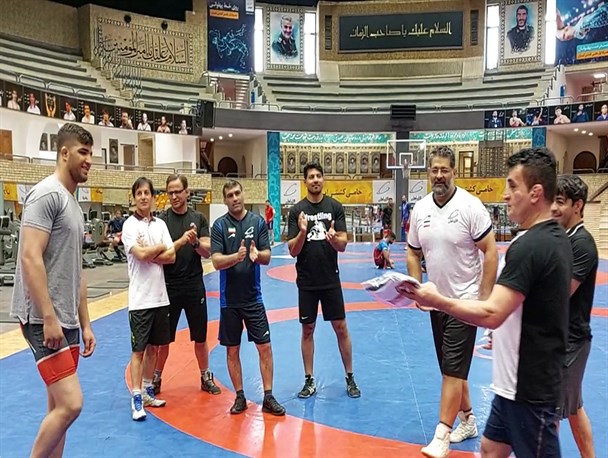 بنا: تمرین با بزرگسالان به جوانان خودباوری و انگیزه می دهد