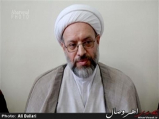 سیاستمداران غربی و استکبار جهانی نباید از گروهک تروریستی داعش حمایت کنند