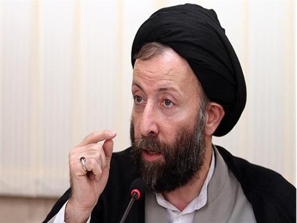 ربط دادن حوزه های اقتصاد ،تولید و سیاست به تحریم ها مخالف با مصالح کشور است