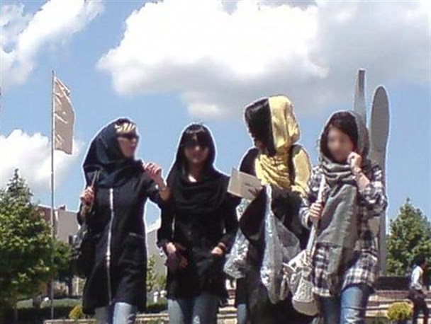 خوابگاه دانشجویی یا سالن زیبایی بانوان!