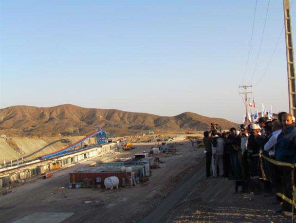 آغاز عملیات اجرایی فاز دوم طولانی‌ترین تونل انتقال آب خاورمیانه/اشتغالزایی تعداد 190 نیروی بومی در پروژه